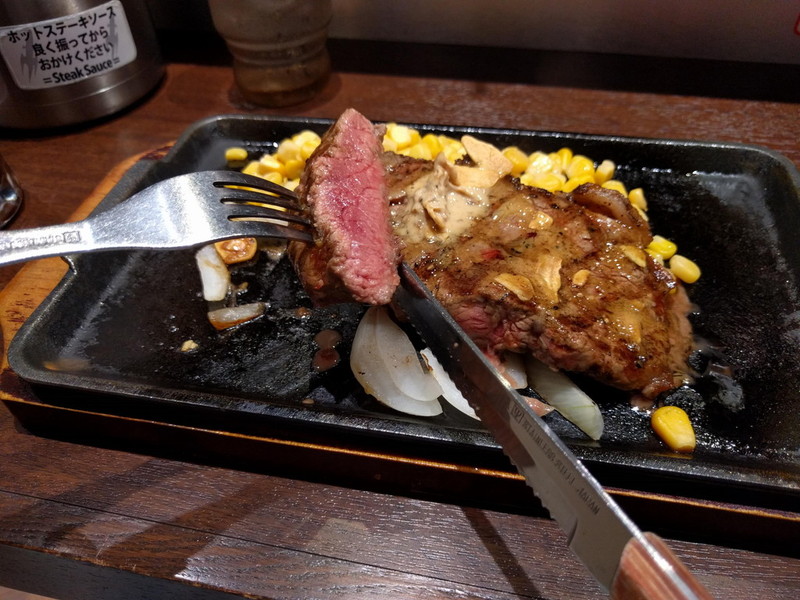 いきなりステーキの肉02